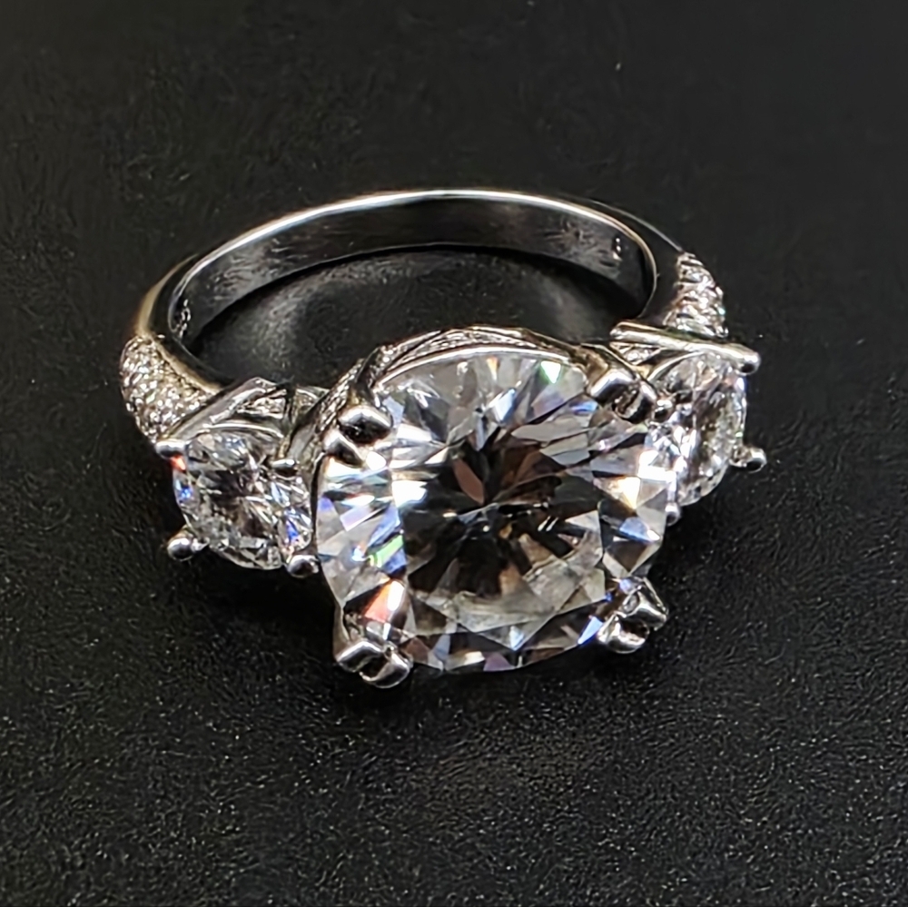 5ct Moissanite 3-Stone Ring – Size 6 (S925 Solid Silver)